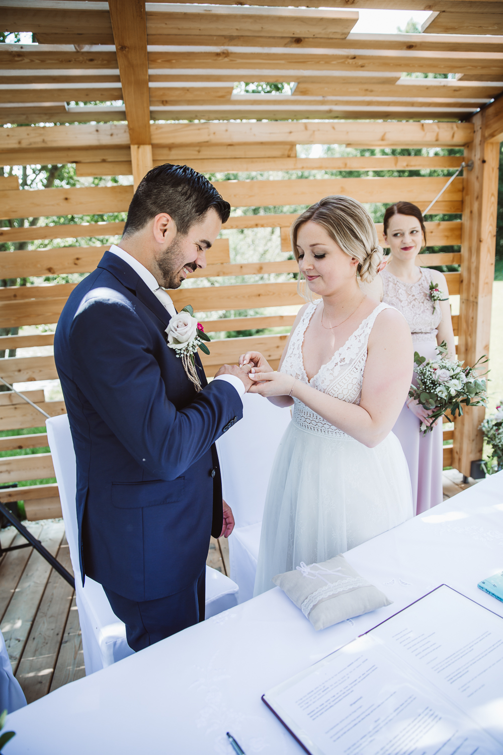 reportage Sommerhochzeit am Teich 24