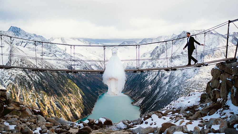 reportage Elopement im Zillertal - eine Hochzeit auf der Hängebrücke 27