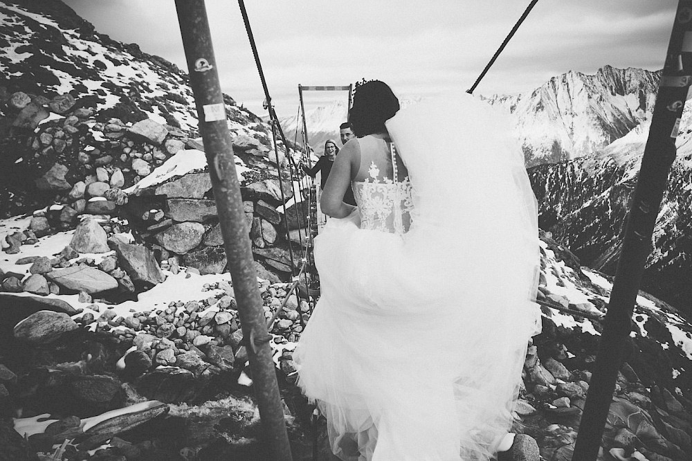 reportage Elopement im Zillertal - eine Hochzeit auf der Hängebrücke 52