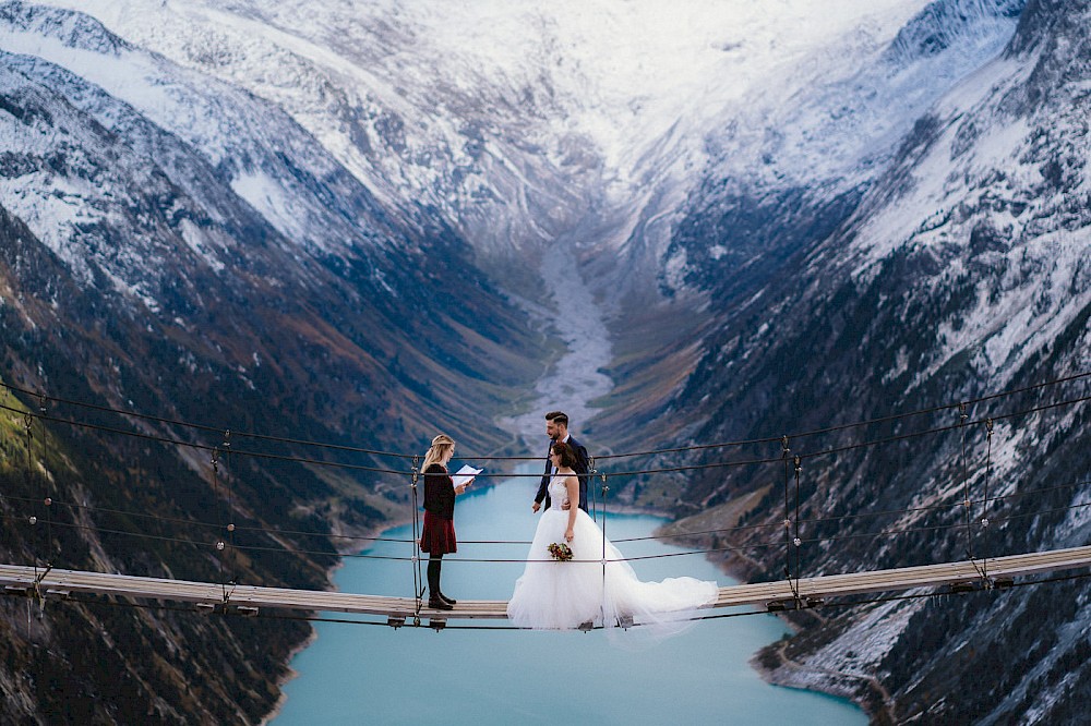 reportage Elopement im Zillertal - eine Hochzeit auf der Hängebrücke 37