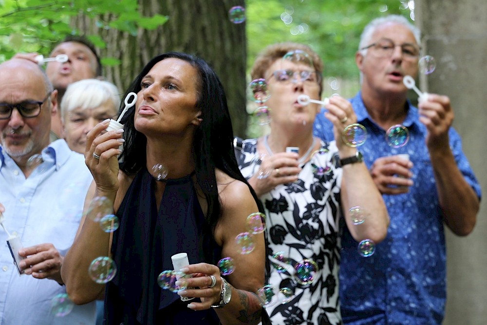 reportage Seifenblasenshooting an Hochzeitstag von Markus und Roland 4