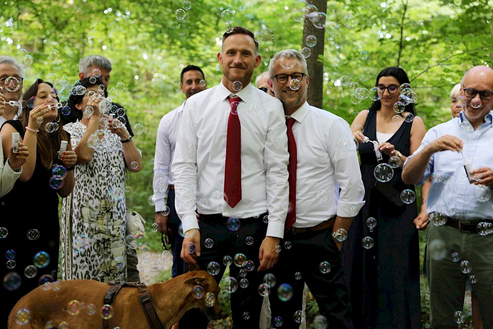 reportage Seifenblasenshooting an Hochzeitstag von Markus und Roland 2