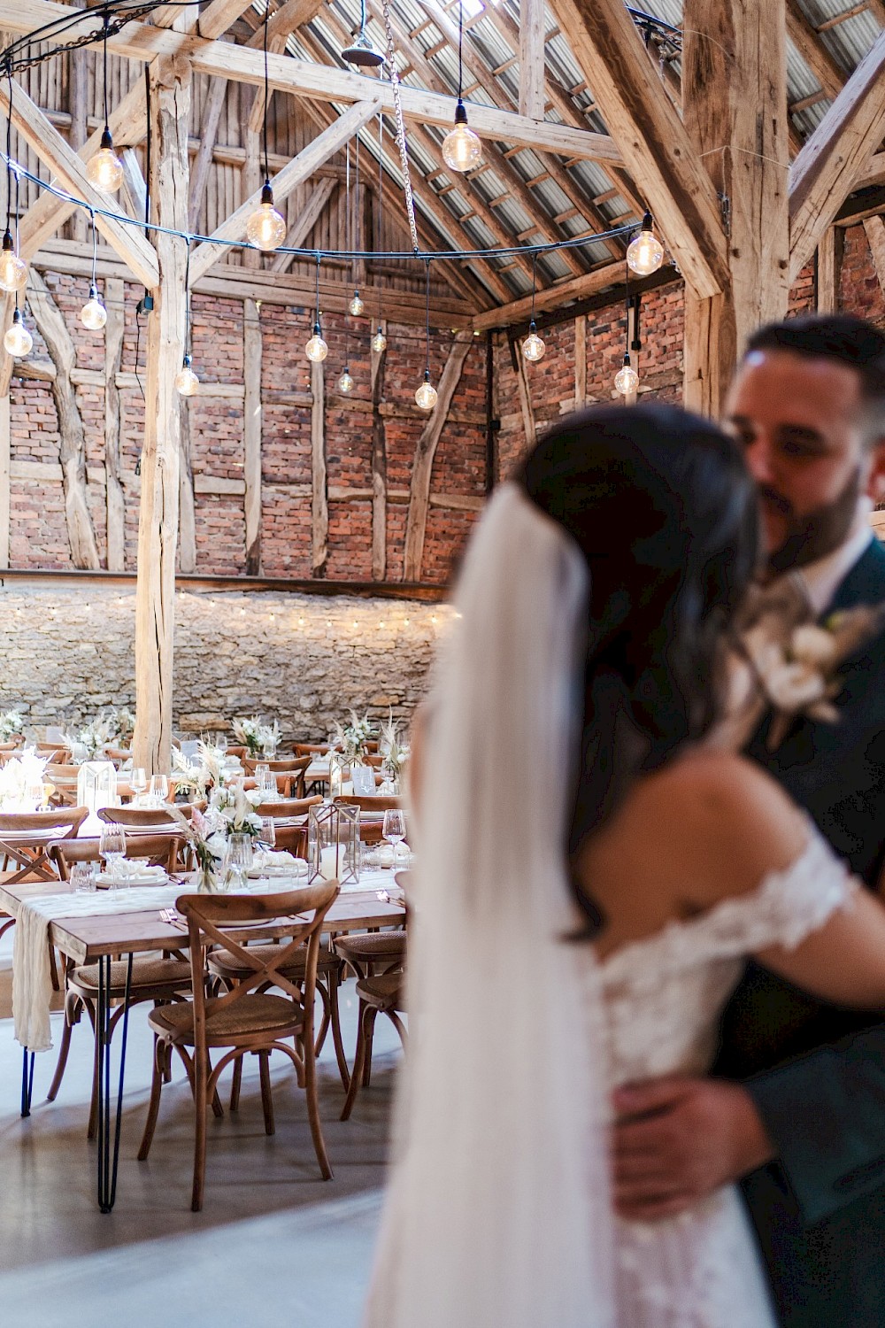 reportage Valentina & Leon - wunderschöne Scheunenhochzeit 15