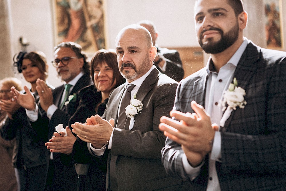 reportage Wundershöne kirchliche Hochzeit und anschließlich Shooting und Feier am Golf Platz mit Feuerwerk 30