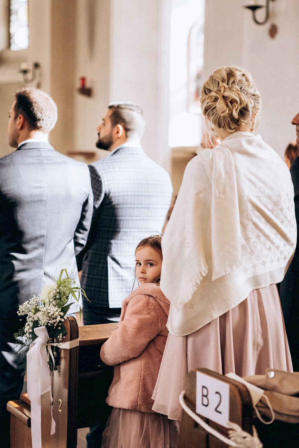 reportage Wundershöne kirchliche Hochzeit und anschließlich Shooting und Feier am Golf Platz mit Feuerwerk 27