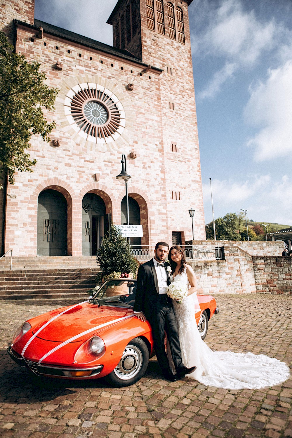 reportage Wundershöne kirchliche Hochzeit und anschließlich Shooting und Feier am Golf Platz mit Feuerwerk 38