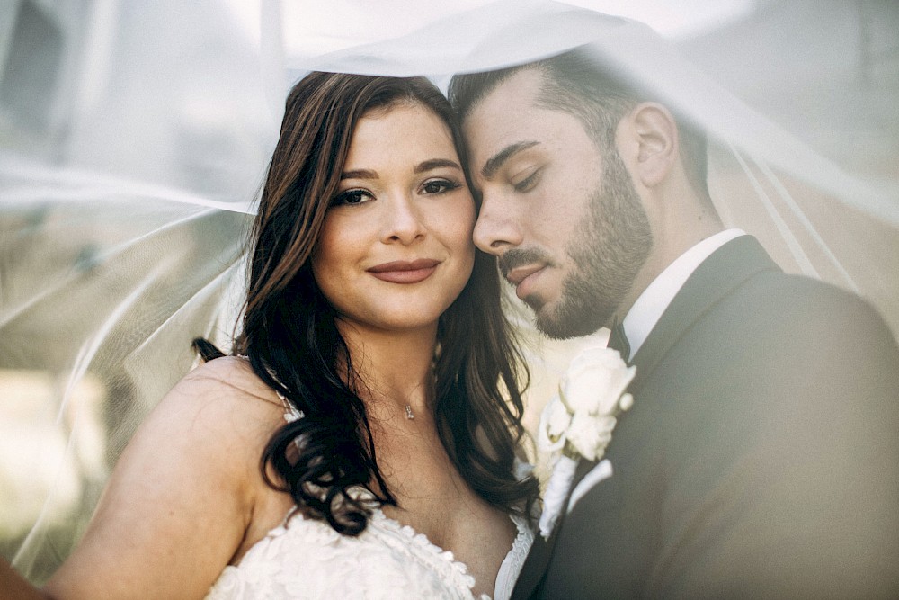 reportage Wundershöne kirchliche Hochzeit und anschließlich Shooting und Feier am Golf Platz mit Feuerwerk 45