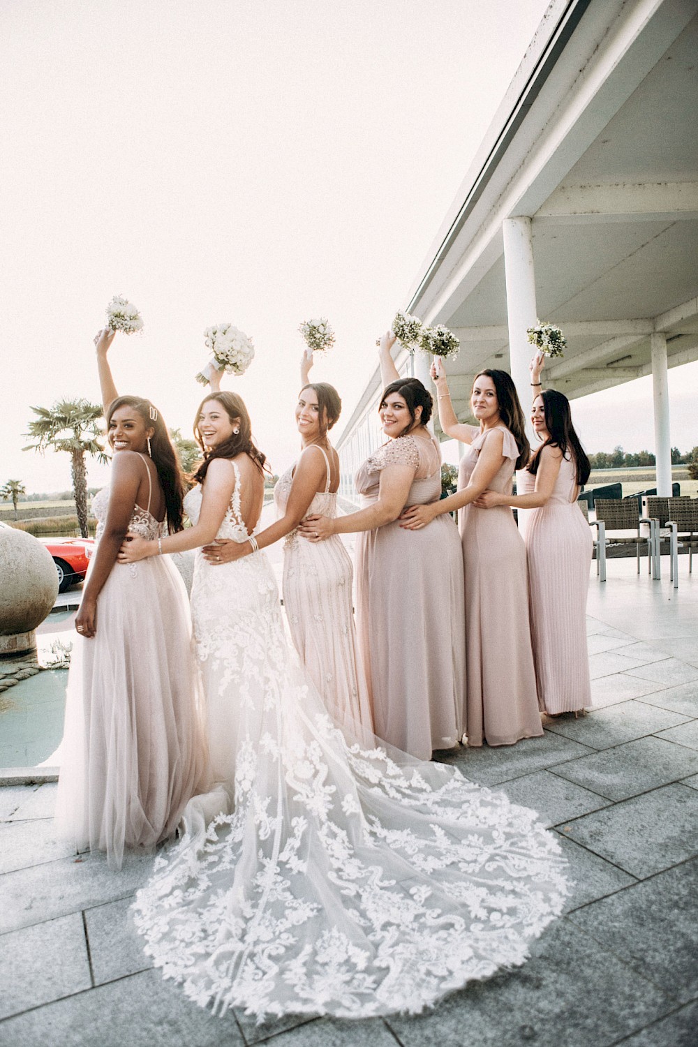 reportage Wundershöne kirchliche Hochzeit und anschließlich Shooting und Feier am Golf Platz mit Feuerwerk 51