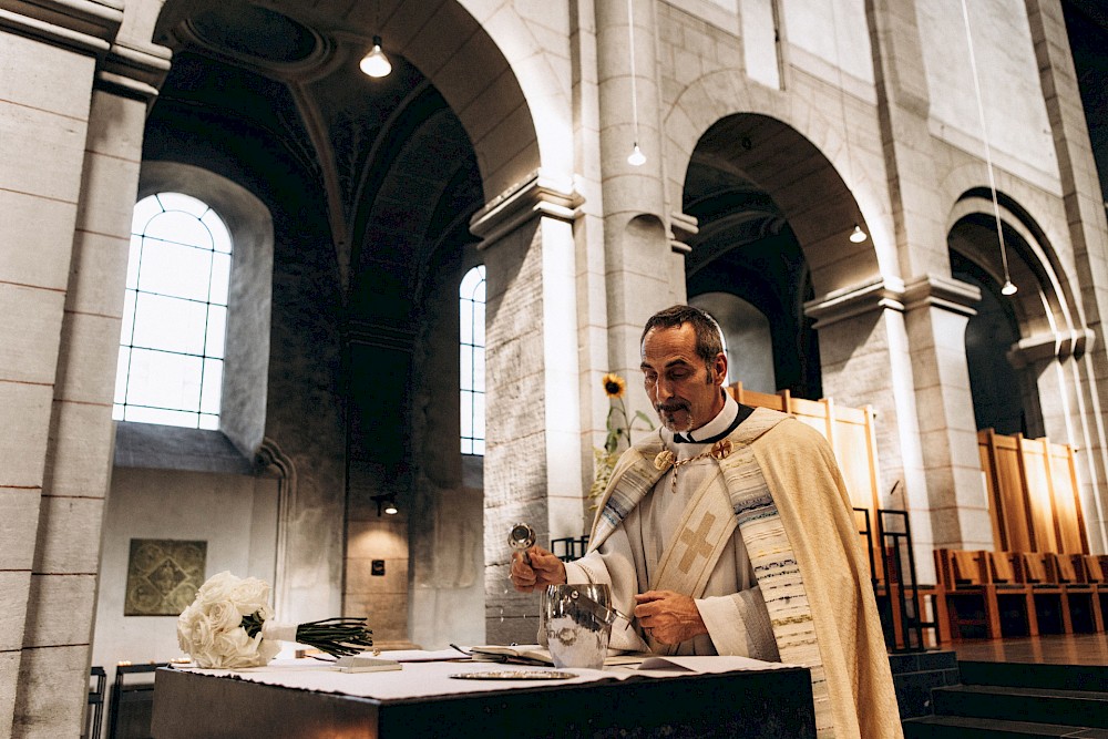 reportage Wunderschöne kirchliche Trauung in Trier 24