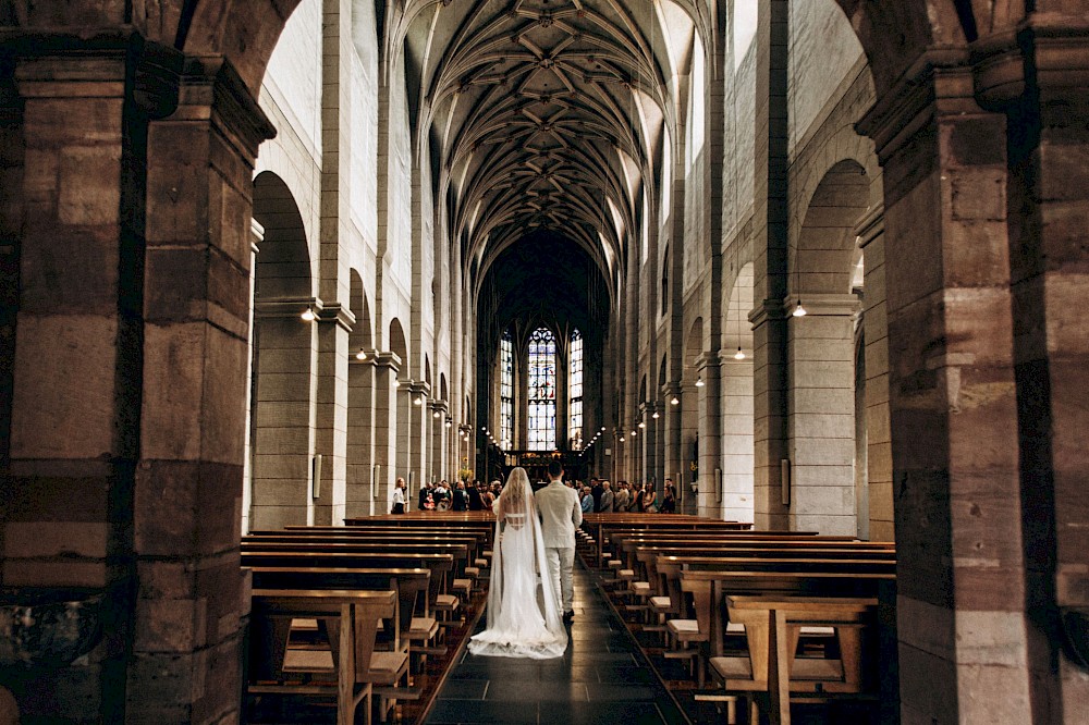 reportage Wunderschöne kirchliche Trauung in Trier 13