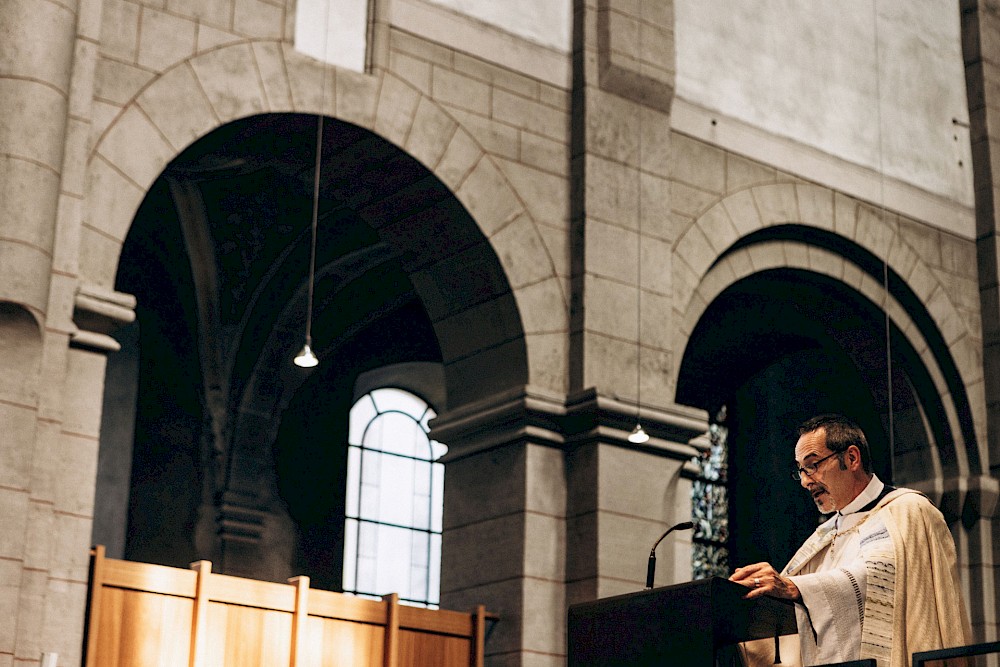 reportage Wunderschöne kirchliche Trauung in Trier 19