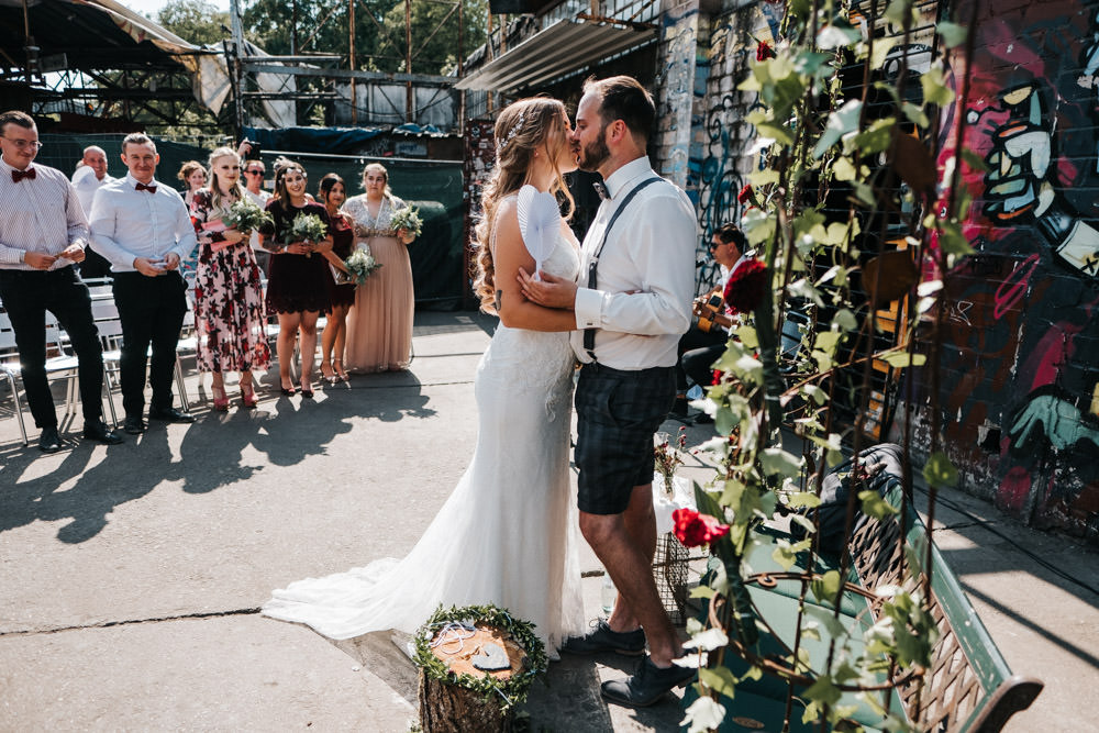 reportage Festival Hochzeit auf dem "Künstlerschrottplatz" Odonien 27