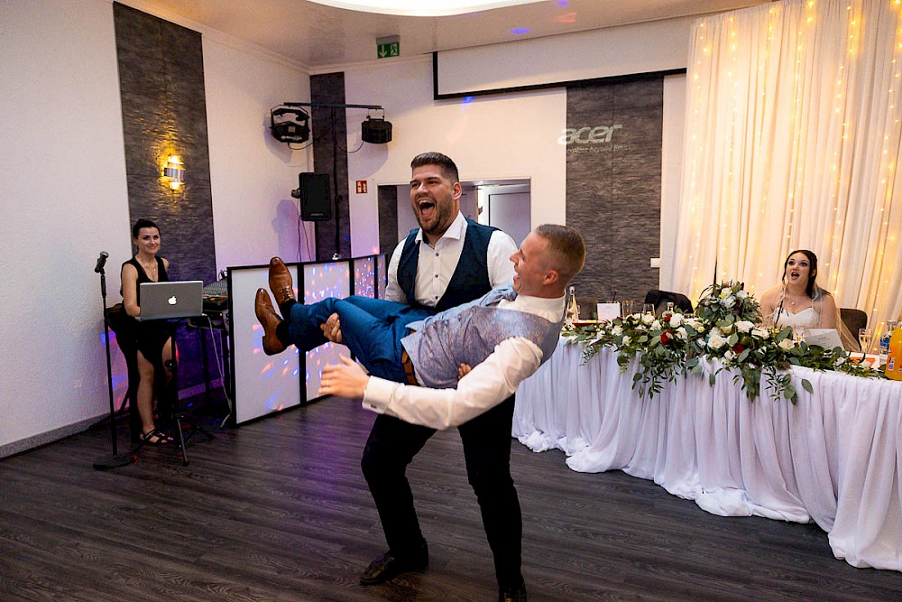 reportage Hochzeit in Offenburg Schloß Ortenberg Anna & Igor 16