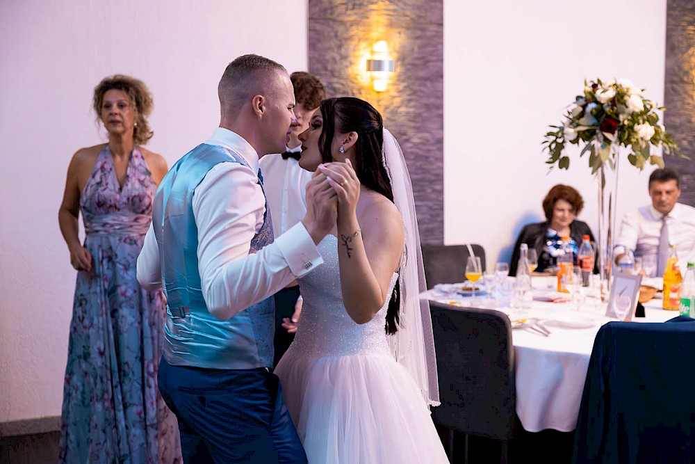 reportage Hochzeit in Offenburg Schloß Ortenberg Anna & Igor 20