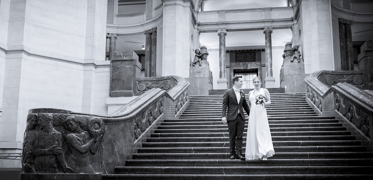 Winterhochzeit in Hannover mit Brautpaarshooting im Neuen Rathaus