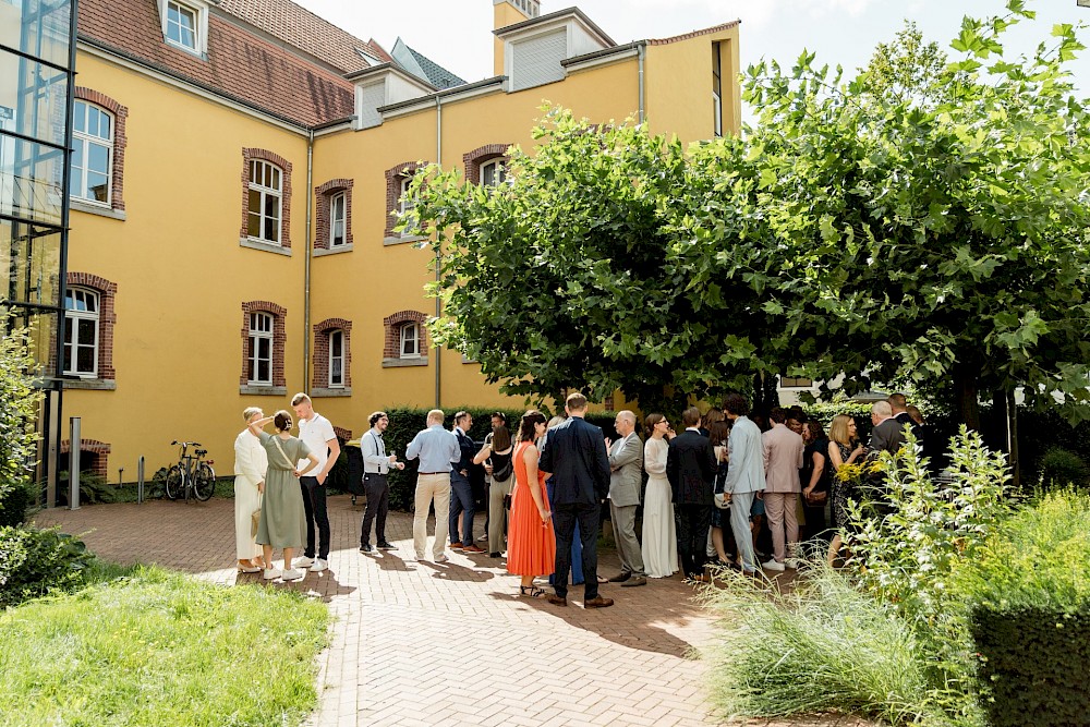 reportage Landhochzeit im Garten in Rees 36