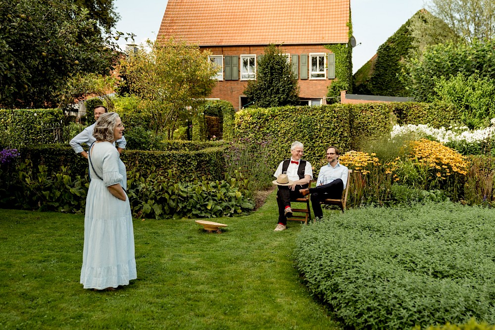 reportage Landhochzeit im Garten in Rees 54