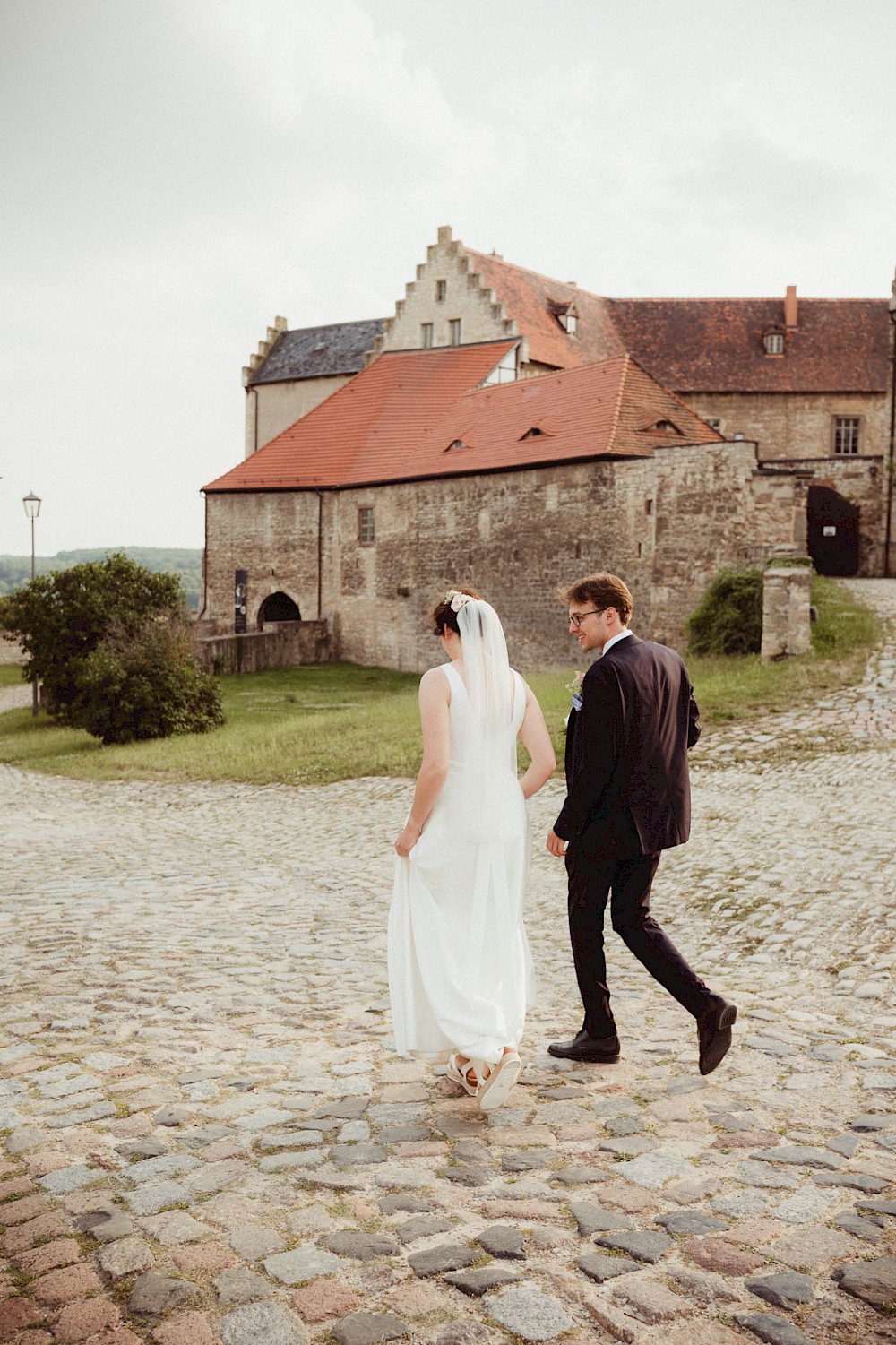 reportage Kirchliche Trauung und Feier auf Schloss Neuenburg 16