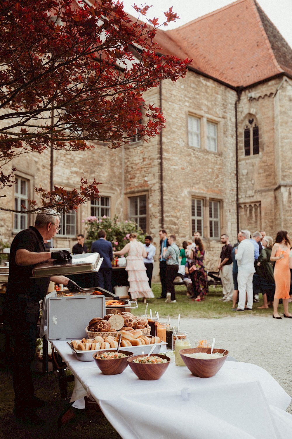 reportage Kirchliche Trauung und Feier auf Schloss Neuenburg 18