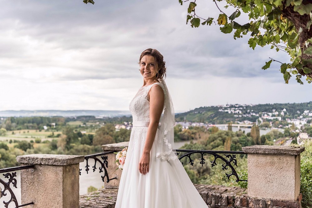 reportage Märchenhochzeit über dem Rheintal 35